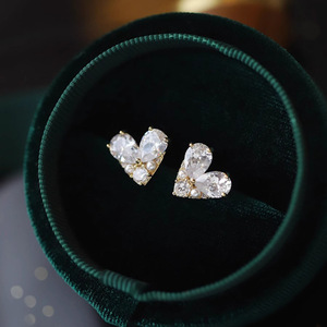 Orecchini a forma di cuore per donna, stile piccola perla, semplici ed eleganti, gioielli per l'orecchio da indossare tutti i giorni - Product Image 3