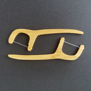 ไหมขัดฟันไม้ไผ่สำหรับจัดฟันแบบย่อยสลายได้ติดดินได้อย่างยั่งยืนฉลากส่วนตัวโรงงาน - Product Image 4