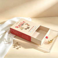 Boîte à tiroir en carton rigide écologique et recyclable de luxe, personnalisée, avec poignée en ruban de soie, design portable pour les fournitures pour animaux de compagnie et les vêtements