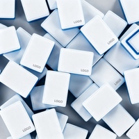 Juego de Mahjong Americano de Lujo Moderno de Acrílico de Tres Capas con Rayas Verticales Azul Polvoriento y Borgoña para 4 Jugadores, Entretenimiento Personalizado