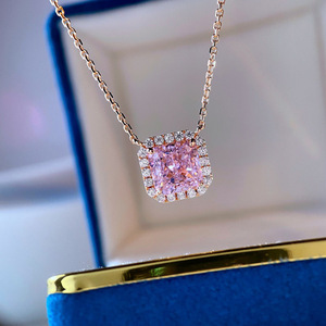 Set di anello e collana quadrati rosa per donna, gioielli eleganti per feste e occasioni speciali - Product Image 3