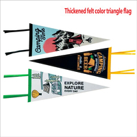 Drapeaux triangulaires en feutre à motifs, bannières en feutre, sangles et cordes anti-vent pour la décoration de camping en extérieur