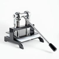 Machine professionnelle de découpe de caoutchouc pour raquettes de tennis de table