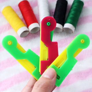 Enfile-aiguille automatique de haute qualité, outils simples pour les personnes âgées, accessoires de couture faciles à utiliser - Product Image 3