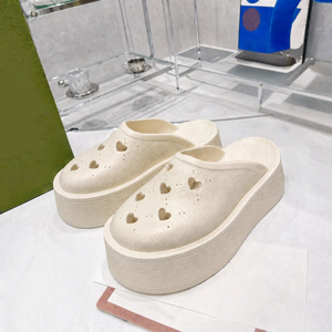 Sandalias de Diseñador para Mujer, Verano 2026, Chanclas Planas de Playa, Sandalias de Lujo para Mujer, Chanclas Planas de Goma de Alta Calidad - Product Image 1