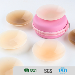 Pezoneras Redondas de Silicona Ultrafinas Transpirables Adhesivas para un Ajuste Natural Bajo la Ropa - Product Image 1