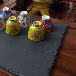 Assiette à steak ronde en ardoise noire unie pour les repas d'hôtel, le service du café et du thé, les cadeaux d'affaires - Product Image 1