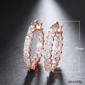 Orecchini a Cerchio Sottili per Donne, Design con Accento Quadrato, Gioielli Eleganti e Minimalisti alla Moda - Product Image 4