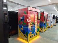 Distributeur automatique de jus d'orange frais, distributeur de jus d'orange en libre-service commercial avec écran tactile et paiement