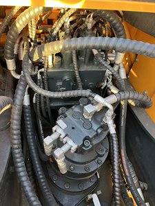 Excavadora Usada de Buena Calidad HYUNDAI 225LC-9T con Motor Diésel y Bomba Hidráulica, Pocas Horas de Uso, Bien Mantenida, Perfecta para la Construcción - Product Image 6