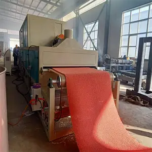 Machine de fabrication de tapis de bobine de PVC/ligne de production de tapis de sol de porte de voiture antidérapante de PVC