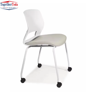 Chaise roulante empilable en plastique durable, moderne, stable, colorée et minimaliste pour les espaces jeunesse (vente en gros) - Product Image 2