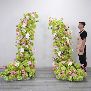 Arco floral verde de nuevo diseño con hortensias y rosas para decoración de fondo de boda - Product Image 1