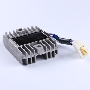 ตัวควบคุมแรงดันไฟฟ้า AY031 5 สาย เฟสเดียว AC 1555V อินพุต จอแสดงผลดิจิตอล ประเภท E คอร์ - Product Image 3