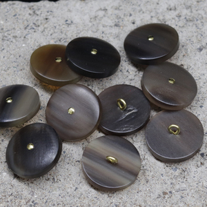 Botón de aguja curva de cuerno de vaca verdadero de un solo agujero redondo gris de 20MM con botón de mezclilla de suéter de traje con <span class=keywords><strong>mango</strong></span> de metal - Product Image 3