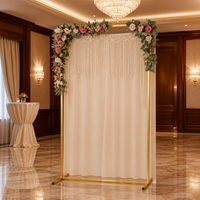 Arche de mariage dorée de 200 cm avec guirlande florale et franges pour événements en hôtel, jardin ou salle de bal