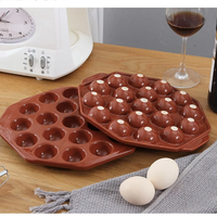 MIXWARES Plaque de cuisson écologique en céramique pour tartes aux œufs, rouge, avec 19 compartiments, compatible tous feux de cuisson