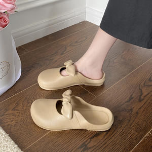 Chaussures de plage polyvalentes et tendance à semelles souples pour l'extérieur, associées à des pantoufles plates décontractées pour femmes - Product Image 2