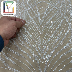 <span class=keywords><strong>Tulle</strong></span> francese <span class=keywords><strong>ricamato</strong></span> <span class=keywords><strong>bianco</strong></span> tessuto di pizzo da sposa con perline e paillettes per abito da sposa - Product Image 4