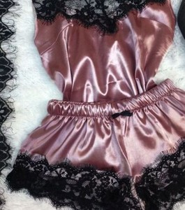 Conjunto de Pijama de 2 Piezas de Alta Calidad para Mujer, Ropa de Casa Casual, Ropa de Dormir Corta de Satén - Product Image 4