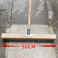 Brosse métallique à long manche en acier inoxydable pour le nettoyage des cours, des piscines, des sols en ciment, l'élimination du mousse et des saletés tenaces
