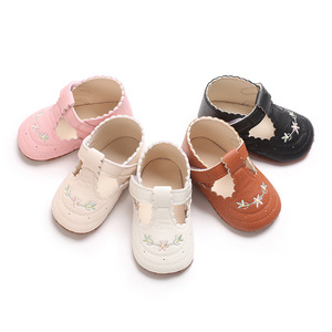 Zapatos de bautizo con volantes cruzados para bebé recién nacido, piel sintética, color blanco - Product Image 2