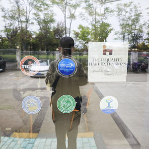 Calcomanías electrostáticas transparentes extraíbles personalizadas de alta calidad sin pegamento, pegatinas adhesivas estáticas decorativas para ventana de tienda de coches - Product Image 3