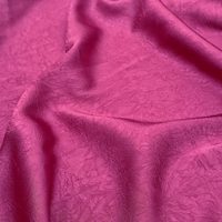 Tissu de mode féminine 100% polyester acétate plissé satiné double face avec texture froissée drapée pour l'habillement et l'industrie du bagage