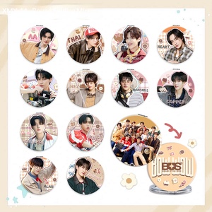 1-120 ลิงก์ทั้งหมด |   กระจกแต่งหน้าพกพาแบบพับได้สองด้านลายวงเคป๊อป Stray Kids/Bangta Boys/Twice ขายส่ง - Product Image 2