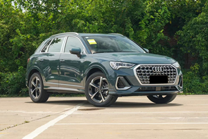 Sử dụng Audi Q3 Premium Compact SUV với số dặm thấp và tính năng công nghệ cao - Product Image 3