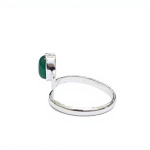 Anillo Unisex con Cabujón de Ónix Verde Grande, Hermoso y Cómodo, Ajuste Suave, Joyería Fina para Uso Diario - Product Image 3
