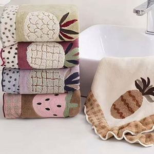 Serviette en velours corail tissé épaissi avec logo personnalisé, douce, absorbante, sans peluches, séchage rapide, pour usage domestique, aspect de haute qualité - Product Image 1