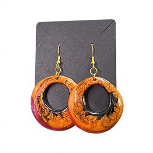 Nouvelles Boucles d'Oreilles Statement en Résine Corail, Forme Irrégulière, Design Tendance, Bijoux Élégants, Accessoires pour Femme, Mariage - Product Image 2