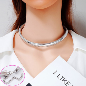 Großhandel Mode Edelstahl Schmuck 18 Karat vergoldet wasserdicht übergroße klobige elastische Schlange dicke Kette Choker Halskette - Product Image 5