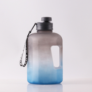 Botella de agua deportiva de gran capacidad, 2,2 L, sin BPA, libre de <span class=keywords><strong>DEHP</strong></span>, para gimnasio - Product Image 6