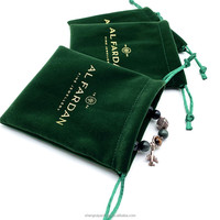Sacs de faveur de mariage en velours vert foncé pour l'emballage de bijoux Petit sac de pochette de collier de perles avec cordon de serrage en velours avec logo doré