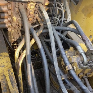 รถขุดตีนตะขาบ Komatsu PC200LC มือสองรับประกันคุณภาพ น้ำหนัก 20 ตัน พร้อมแบริ่งเครื่องยนต์ ปั๊ม PLC ระบบไฮดรอลิกที่มั่นคง พร้อมรายงานประกอบ - Product Image 4