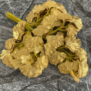 Fábrica de Flores Meiyu Craft, Hojas Artificiales de Ginkgo de 30cm-100cm en Blanco, Amarillo, Verde y Dorado para Decoración del Hogar y Hoteles - Product Image 3