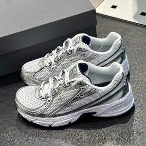 Nouvelles chaussures de marche sportives légères et épaisses sur mesure, pour hommes et femmes, chaussures de sport tendance. - Product Image 4