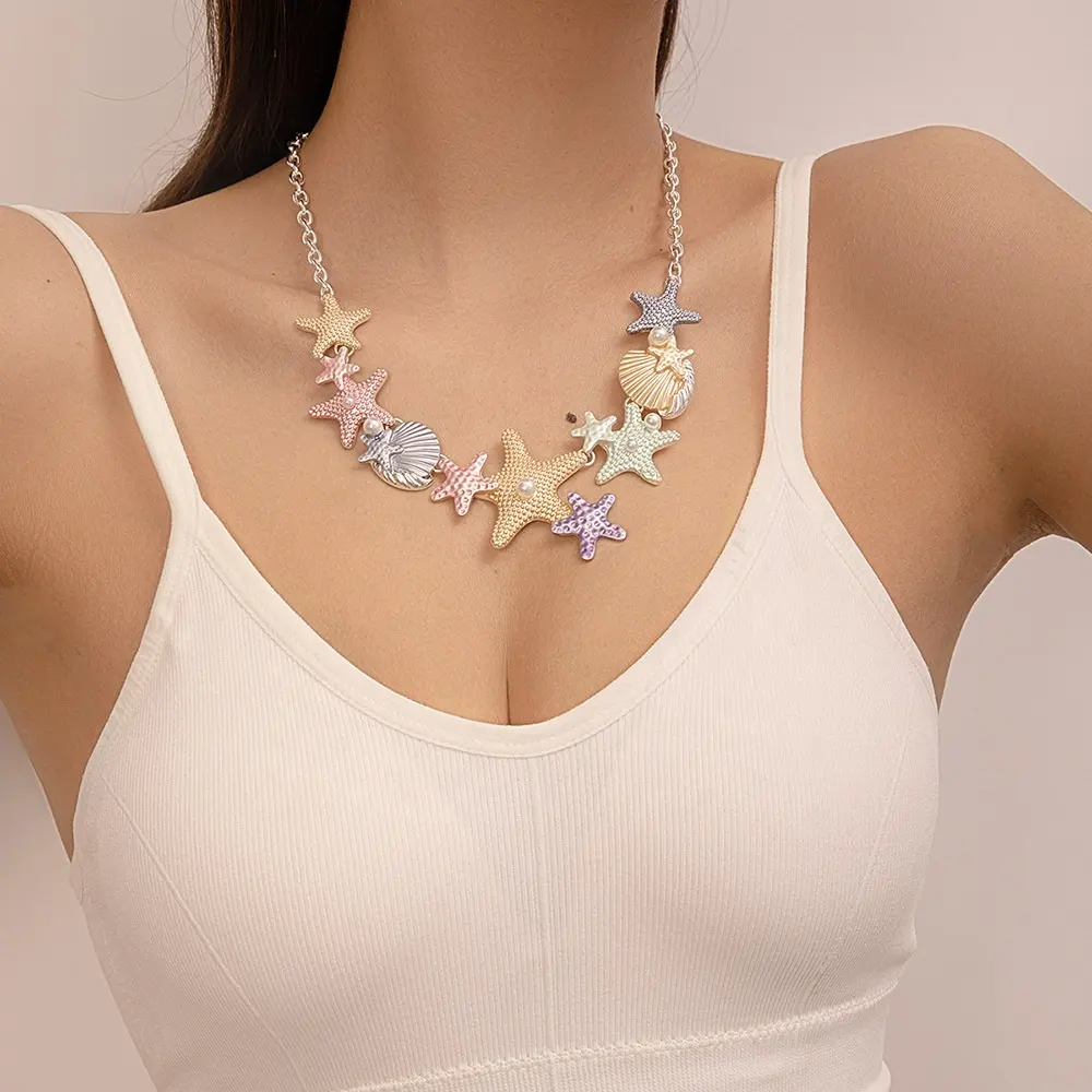 Collana di conchiglie di perle colorate con stelle marine per le vacanze estive da donna