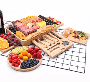 Plateau à fromage en bambou avec 3 tiroirs de rangement, plateau de charcuterie avec couteaux à fromage, tire-bouchon et bols à sauce en céramique personnalisés - Product Image 4