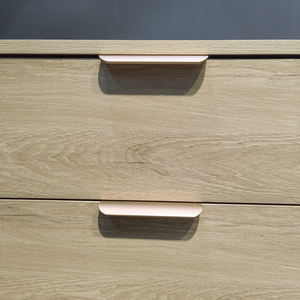 Mesita <span class=keywords><strong>de</strong></span> <span class=keywords><strong>noche</strong></span> alta moderna en roble natural, mesita <span class=keywords><strong>de</strong></span> <span class=keywords><strong>noche</strong></span> ancha <span class=keywords><strong>de</strong></span> madera con 2 cajones <span class=keywords><strong>de</strong></span> almacenamiento, mesita <span class=keywords><strong>de</strong></span> <span class=keywords><strong>noche</strong></span> <span class=keywords><strong>de</strong></span> diseño <span class=keywords><strong>de</strong></span> perfil Curvo - Product Image 6