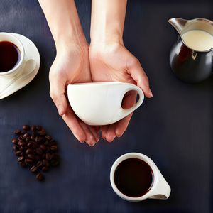 แก้วกาแฟเซรามิกสีขาวล้วน ทนความร้อน สำหรับใช้ในบ้าน ร้านอาหาร หรือเป็นของขวัญ - Product Image 1