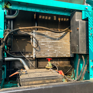 Excavatrice d'occasion tout terrain Pro avec excellente stabilité et traction KOBELCO SK200D pour conditions difficiles - Product Image 5