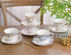 Stock européen de tasses à thé en céramique de luxe haut de gamme au design exquis tasses à café en porcelaine vintage imprimées de fleurs avec soucoupes - Product Image 3