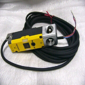 Safety Door Solenoid Lock Gs-71p5 Tested Automate Programmable Plc - Product Image 1