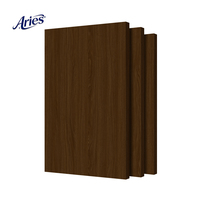 Panneaux de particules mélaminés CE E0 OSB3 pour meubles de garde-robe modernes, panneaux de particules stratifiés 4x8 18mm 9mm, panneaux de particules mélaminés form-pressés