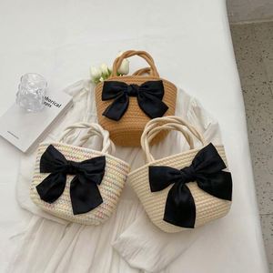 Sac de plage vintage portable en corde de coton tressée avec nœud mignon, petit sac à main tricoté pour femme, idéal pour l'été - Product Image 5