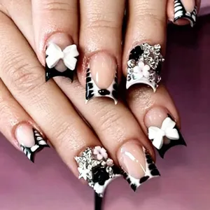 24 <span class=keywords><strong>faux</strong></span> ongles carrés courts en acrylique, noirs, style French, tendance Y2K, motifs 3D nœud papillon/étoile/fleur, charme Spicy Girls pour doigts - Product Image 2