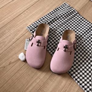 รองเท้าส้นเตี้ยแบบสวมสำหรับผู้หญิง รุ่น Birkenstocks Bostons พื้นไม้ก๊อก หนังแท้ หนังกลับ ติดกระดุม  ขายส่งแบบดรอปชิปปิ้ง - Product Image 4